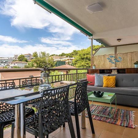 Beach Front Retro Hideaway In Салоу Экстерьер фото
